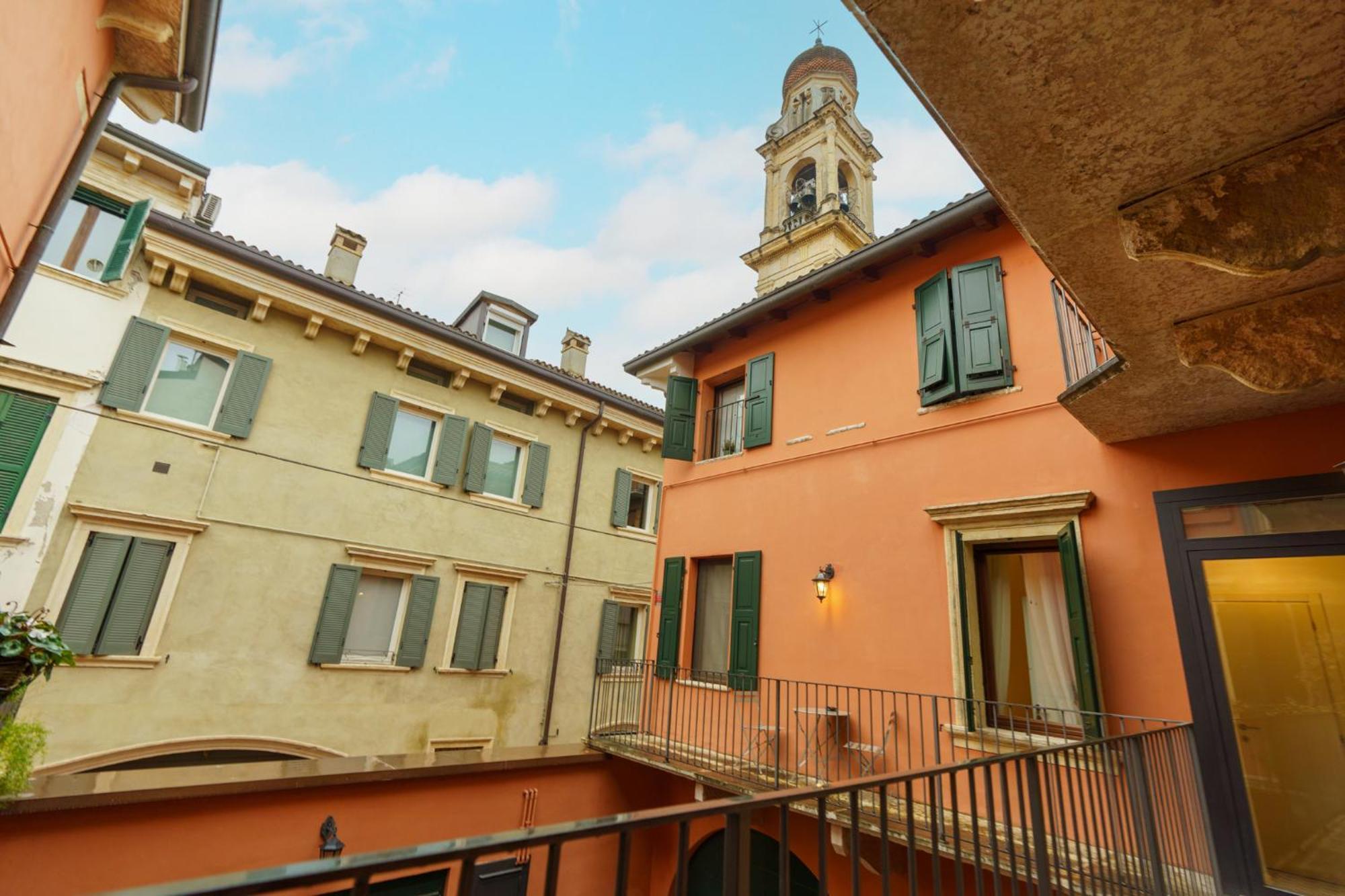 Domus Verona - Elegante Residenza Satiro Экстерьер фото